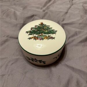 Spode Christmas Tree 5-inch round trinket box with a lid.